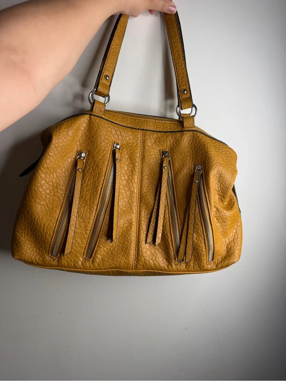 Women's Mustard Yellow Shoulder Bag - Stylish Zipper Detail